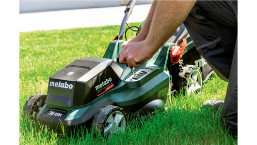 RM 36-18 LTX BL 36 Cordless Lawn Mower image